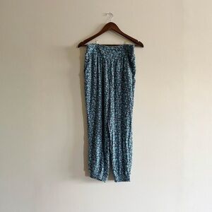 Aerie Floral Jogger • Size Medium